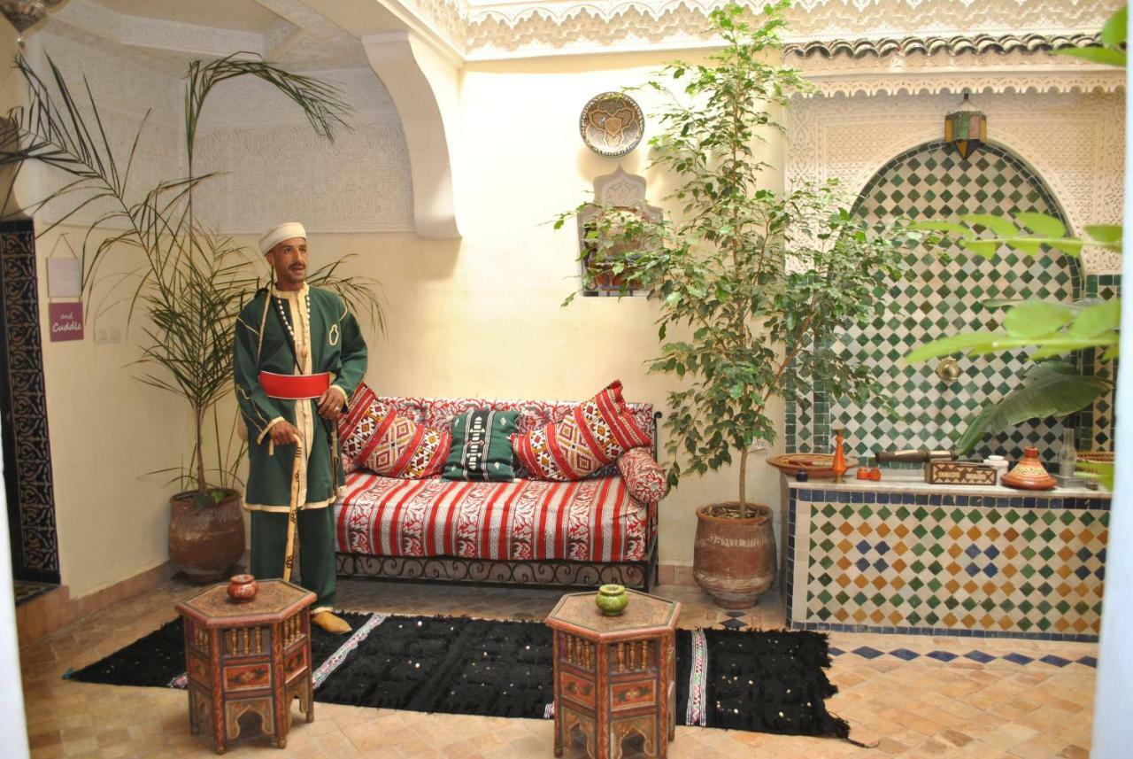 Dar Mounadim Fès Exteriör bild